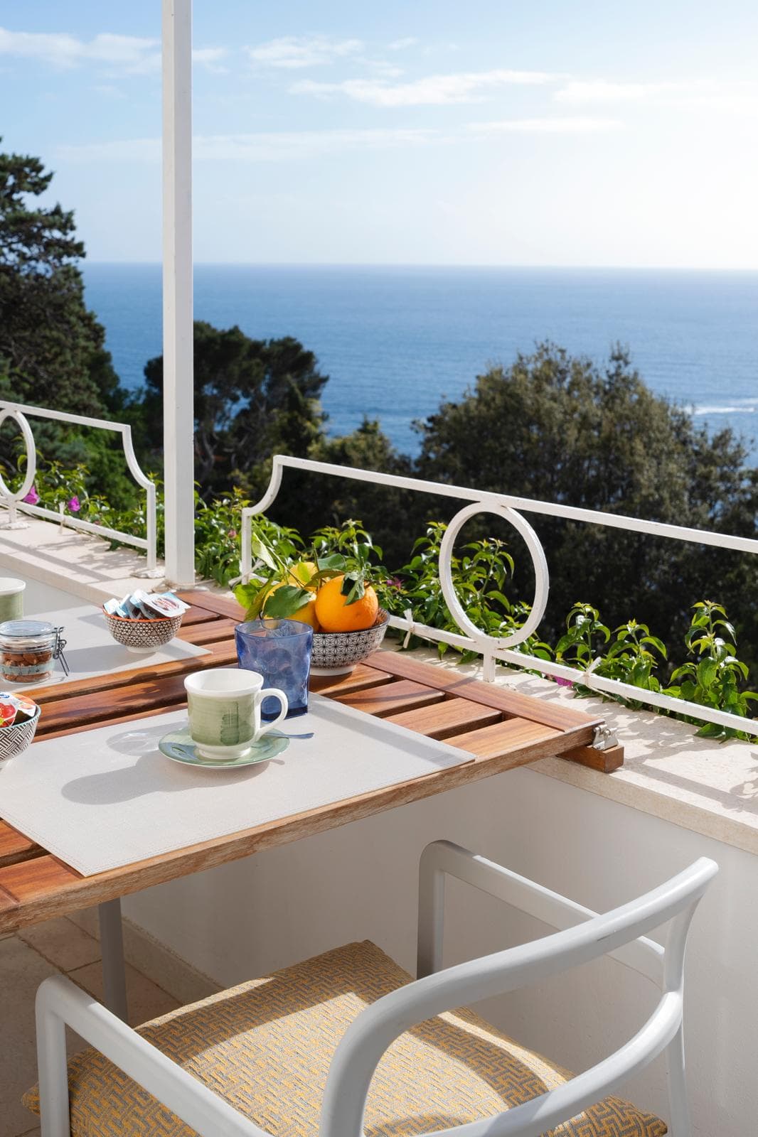 Vista sulla baia di Marina Piccola dalla terrazza di Tragara 37